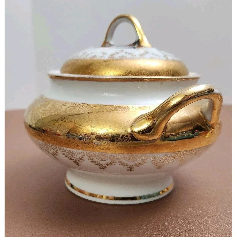 Edgewood China Warranted 22 Karat Gold Floral Decorative Sugar Bowl